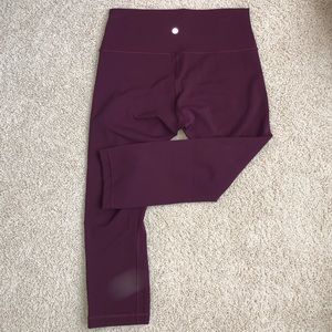 Maroon lululemon cropped leggings